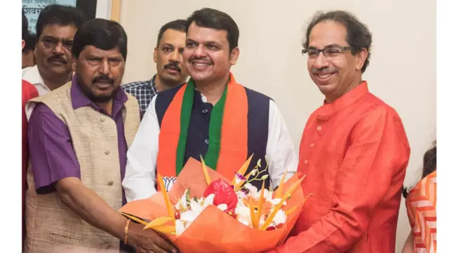 देवेंद्र फडणवीस-उद्धव ठाकरे