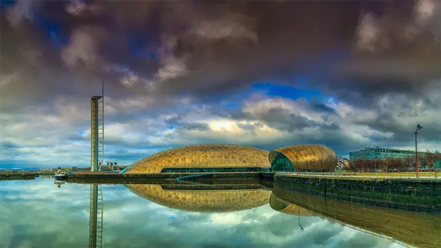 கிளாஸ்கோ அறிவியல் மையத்தை படம்பிடித்தவர் டேவிட் ரென்னி