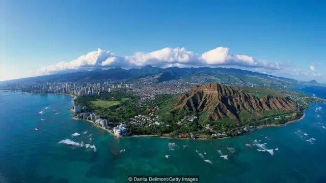 Havayda 'Aloha' sözü salamlaşmaqdan daha çox məna kəsb edir - o, qaydaya çevrilib