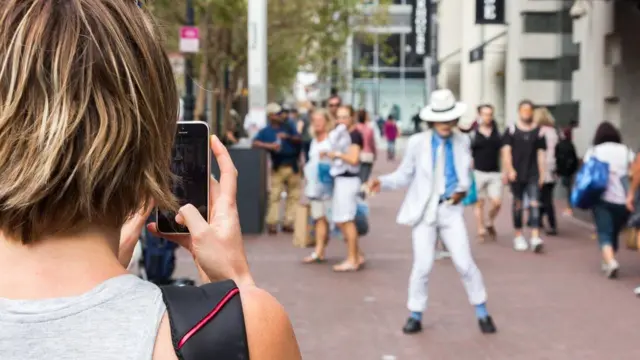 స్ట్రీట్ డ్యాన్స్