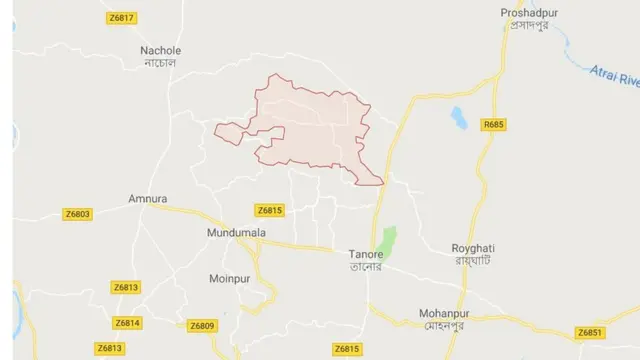 গত কয়েকদিন ধরে রাজশাহীর তানোরের কলমা গ্রামটির মানুষ 'একঘরে' হয়ে রয়েছেন বলে তারা জানিয়েছেন