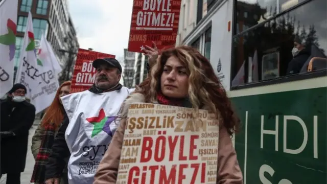 महंगाई के ख़िलाफ़ सरकार विरोधी प्रदर्शन