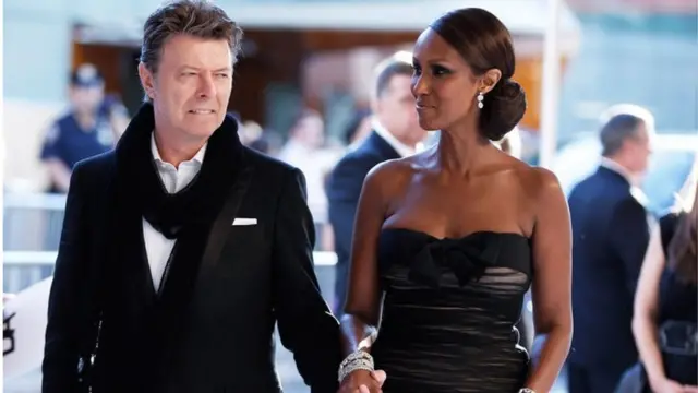 Iimaan iyo david Bowie waxay is qabeen 24 sano