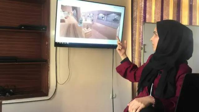 خاطره محمدي وايي، د افغان تاریخي شخصیتونو په اړه اپلیکشن چمتو کوي.