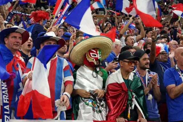 স্টেডিয়ামে ফ্রান্সের সমর্থক