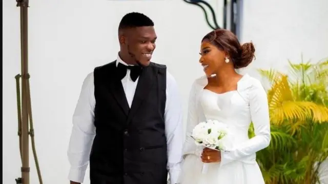 Tosin Omolola na di ya tupu di ya anwụọ