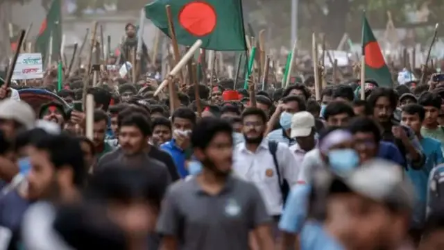 प्रदर्शनकारी छात्र