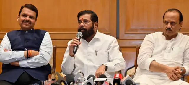 मुख्यमंत्री एकनाथ शिंदे (शिवसेना), उपमुख्यमंत्री देवेंद्र फडणवीस (भाजप) आणि उपमुख्यमंत्री अजित पवार (राष्ट्रवादी काँग्रेस) हे सत्ताधारी महायुतीचे घटक आहेत.