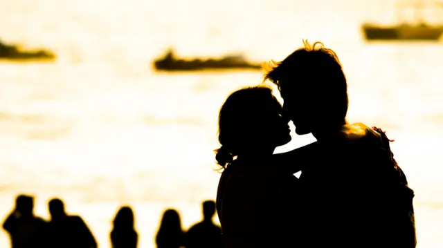 காதலர் தினம்