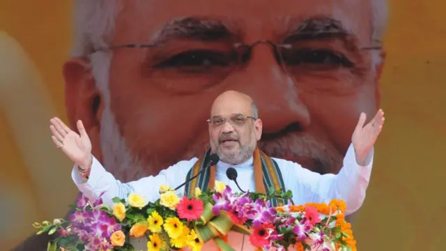 গত বেশ কয়েক বছর ধরে লাগাতার বাংলাদেশি অনুপ্রবেশকারীদের আক্রমণ করে চলেছেন অমিত শাহ