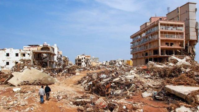 Inondations en Libye : pourquoi les dégâts à Derna ont été si catastrophiques - BBC News Afrique