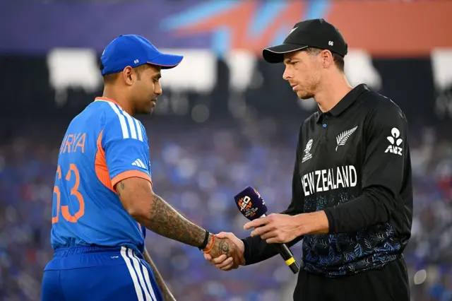 நியூசிலாந்துக்கு எதிரான டி20 உலகக் கோப்பை ஃபைனல்: இந்தியா முதலில் பேட்டிங்