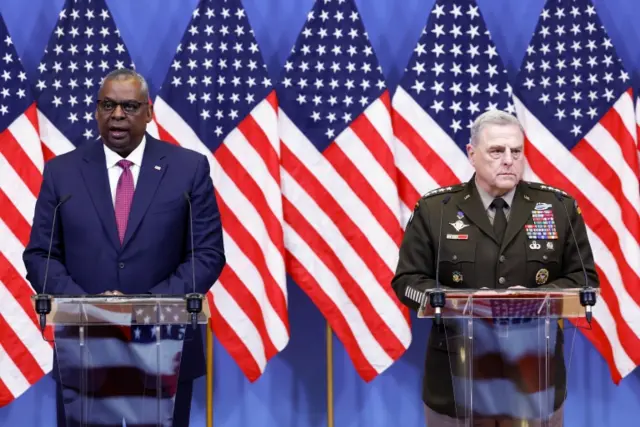 ملی و آستین تحویل پهپادهای ایرانی به روسیه را «فکر بدی» توصیف کردهاند