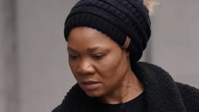 Beatrice Ekweremadu akora mu biro by'umugenzuzi w'imari wa Nigeria kandi afite PhD mu icungamari 