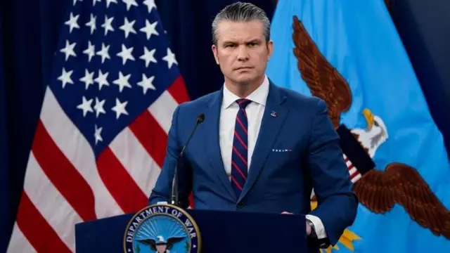 अमेरिका के रक्षा मंत्री पीट हेगसेथ ने दावा किया है कि हिंद महासागर में ईरान का एक युद्धपोत अमेरिका ने टॉरपीडो से हमला करके डुबो दिया है.