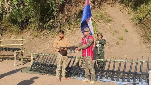 တောင်ပိုင်းစစ်ဒေသကို ပေးမယ့် လက်နက်တွေထဲက အလက် ၅၀ ကိုလည်း လွှဲပေးခဲ့တယ်လို့ဆို 
