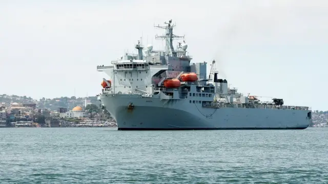 Mid ka mid ah Maraakiibta ak qayb qaadanaysa Doolatuska