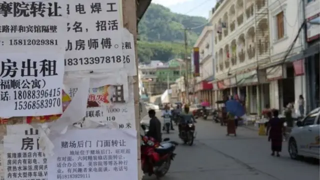 The currency, language and infrastructure in Wa is mostly Chinese