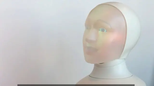 টেংগাই: সুইডেনে চাকুরির ইন্টারভিউ নিতে এই রোবটটি ব্যবহার করা হচ্ছে।