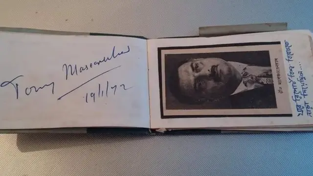 নাজমা কবিরের সংগ্রহে এ্যান্টনি ম্যাসকারেনহাসের ছবি ও অটোগ্রাফ