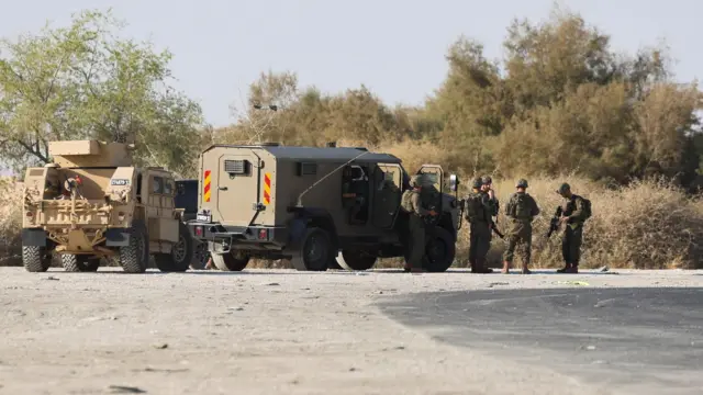 جنود إسرائيليون في موقع إطلاق النار الخميس