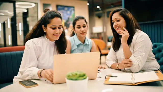 ఇంజినీరింగ్ విద్యార్థులు 