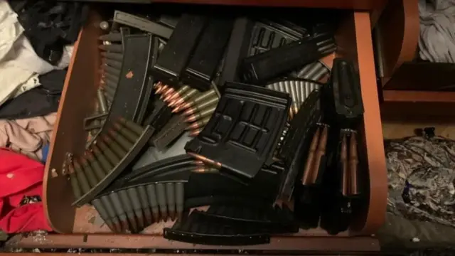 оружие, которое нашли в доме стрелка