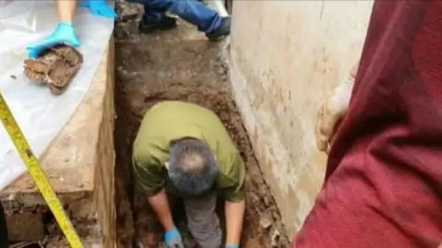 Polisi temukan sepatu yang diduga milik korban Wowon cs.