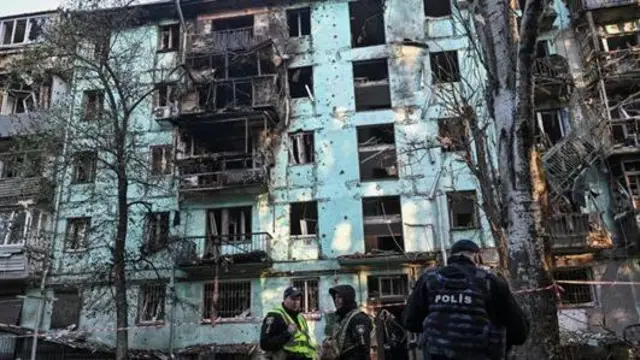 Цю п'ятиповерхівку в Запоріжжі пошкоджено ударом дрона