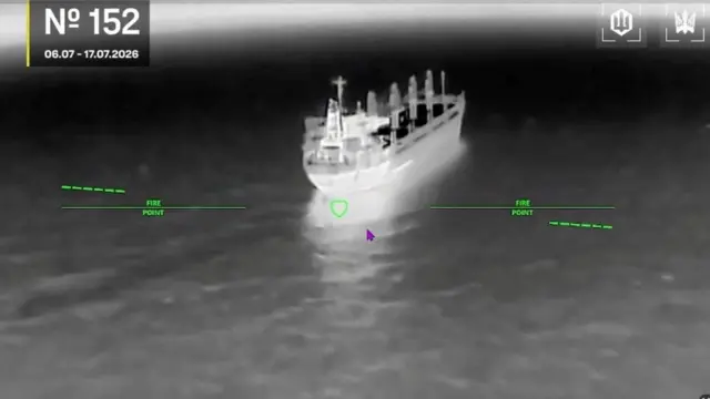 Украина дрони Қора денгиздаги кемани нишонга олган пайт