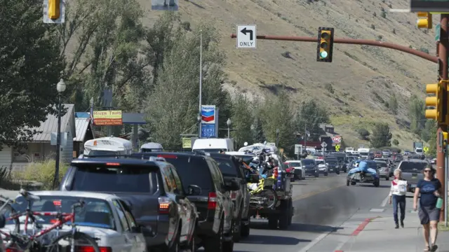 Tutulmayı izlemek üzere seyahat edenler