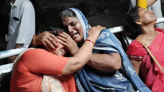 पीडित कुटुंबातील महिला