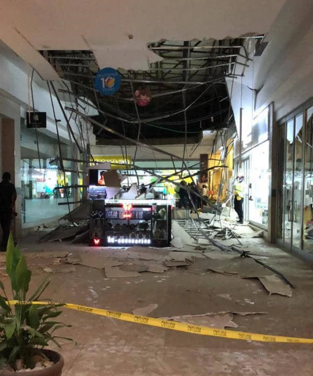 Accra mall suppose be one of di most modern shopping malls inside West Africa and the first large-scale shopping centre for Ghana.