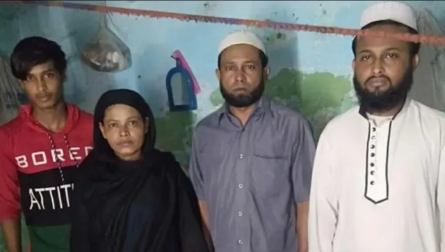 ਨੂਰੁਲ ਅਮੀਨ ਦੇ ਭਰਾ ਕੈਰੂਲ (ਬਿਲਕੁਲ ਸੱਜੇ) ਆਪਣੇ ਮਾਪਿਆਂ ਅਤੇ ਭਰਾ ਨਾਲ