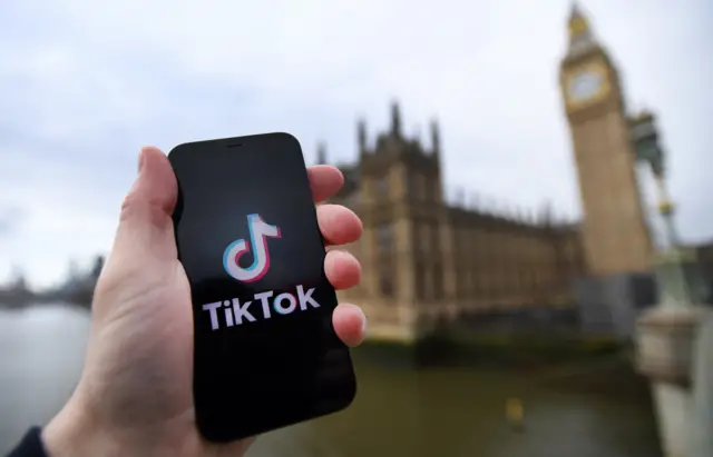 Logotipo do Tik Tokcomo apostar em jogos esportivosum smartphonecomo apostar em jogos esportivosfrente ao parlamento britânicocomo apostar em jogos esportivosLondres, Grã-Bretanha, 16como apostarcomo apostar em jogos esportivosjogos esportivosmarçocomo apostarcomo apostar em jogos esportivosjogos esportivos2023