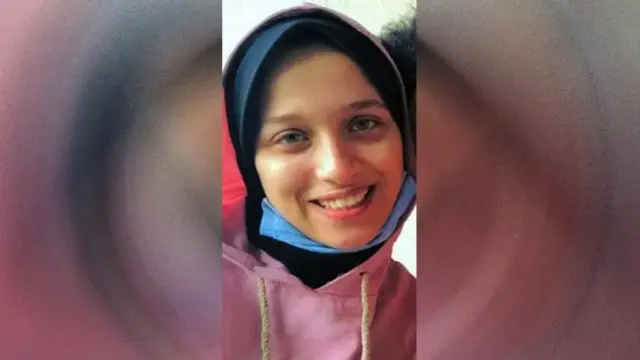 الطالبة الجامعية "سلمى"