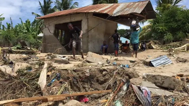 Nyumba ambayo imeporomoka