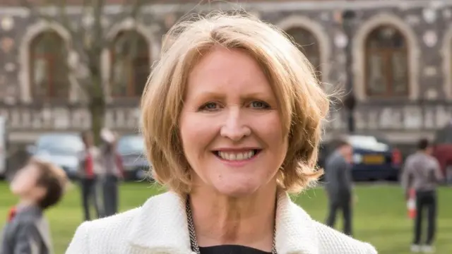 అనీ లాంగ్ ఫీల్డ్