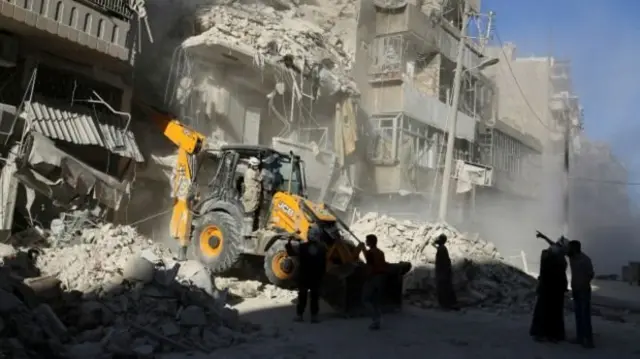 وړاندې، امریکا روسیه په حلب کې په 'بربریت' تورنه کړې وه