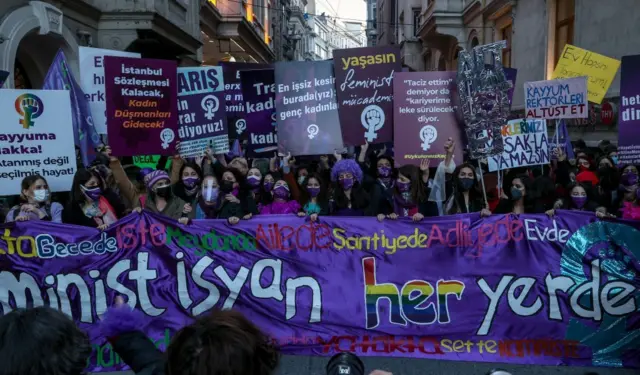 kadın yürüyüşü