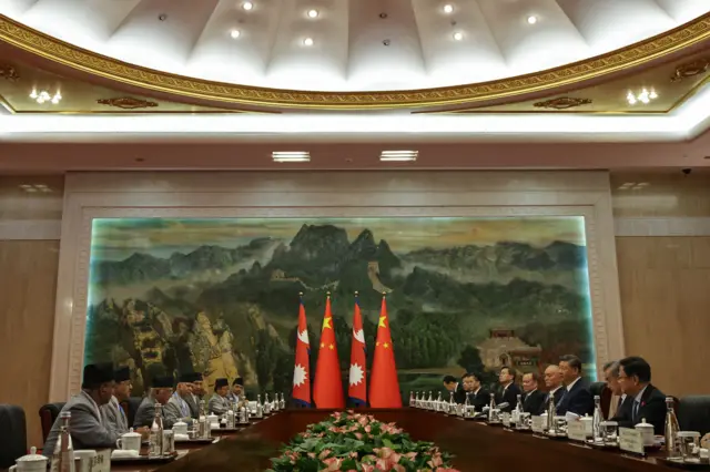 तत्कालीन प्रधानमन्त्री केपी शर्मा ‌ओलीसहितको नेपाली प्रतिनिधिमण्डलले गएको अगस्टमा चिनियाँ राष्ट्रपति सी जिन्पिङसहितका उच्च अधिकारीहरूलाई भेटेको थियो