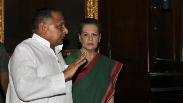 मुलायम सिंह यादव-सोनिया गांधी