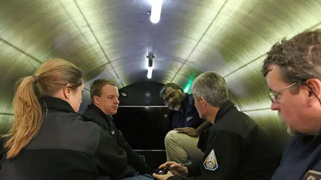 టైటాన్ సబ్ మెర్సిబుల్ ఇంటీరియర్