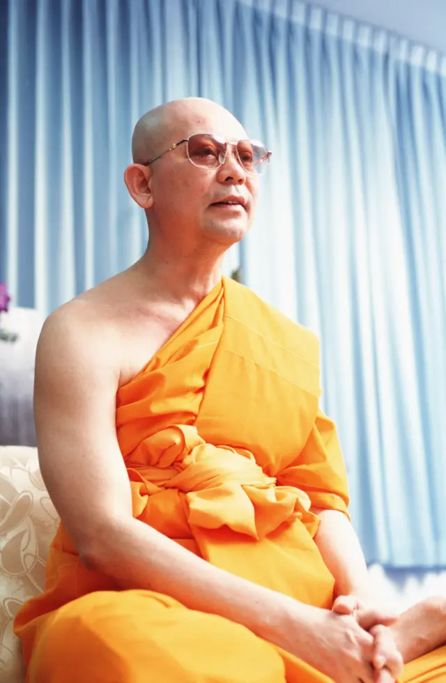 พระเทพญาณมหามุนี หรือพระธัมมชโย อดีตเจ้าอาวาสวัดพระธรรมกาย