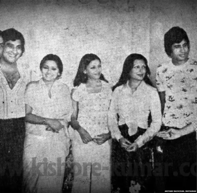 અમિતાભ સાથે વિનોદ ખન્ના, નીતુ સિંહ, શબાના આઝમી અને પરવીન બાબી દેખાઈ રહ્યા છે