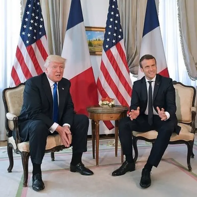 La rencontre devrait durer plus d'une heure.