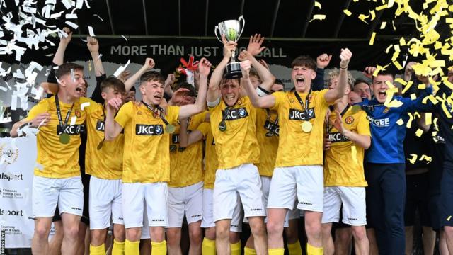 Valencia CF Juvenil, campeón de la Super Cup Northern Ireland - Valencia  Base