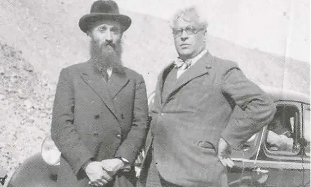 Aristidescomo usar o bônus do zepbetSousa Mendes (direita) com rabino Chaim Kruger,como usar o bônus do zepbet1940