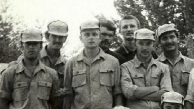 Олександр Потєєв (третій зліва)