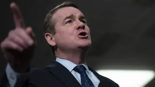 Майкл Беннет